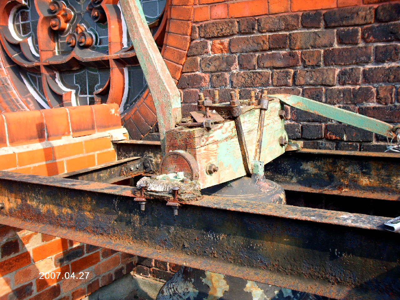 Collapsing Church Bell!